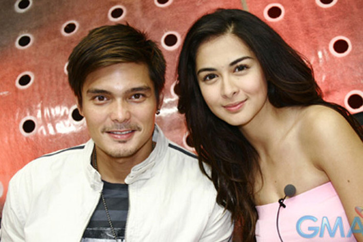 Sinh năm 1984, Marian Rivera là nữ diễn viên nổi tiếng Philippines. Cô góp mặt trong một loạt các bộ phim truyền hình đình đám như “Vũ điệu hoang dã”, “Chuyện tình nàng tiên cá” và “Mặt nạ hoa hồng”. Trong khi đó, Dingdong Dantes sinh năm 1980 và cũng là ngôi sao nổi tiếng trong làng giải trí của nước này.