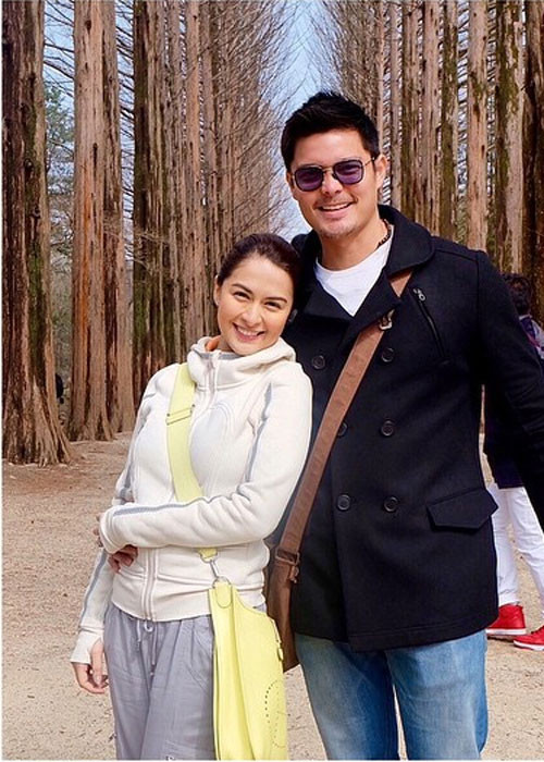 Sau khi kết hôn, Marian Rivera thường xuyên chia sẻ hình ảnh hạnh phúc bên người chồng điển trai và hết mực cưng chiều cô trên trang cá nhân.