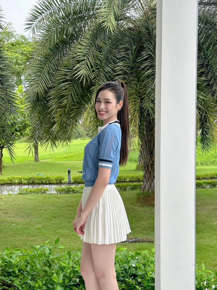 Mỹ nhân quê Thanh Hóa được khen ngày càng có "gu" ăn mặc.