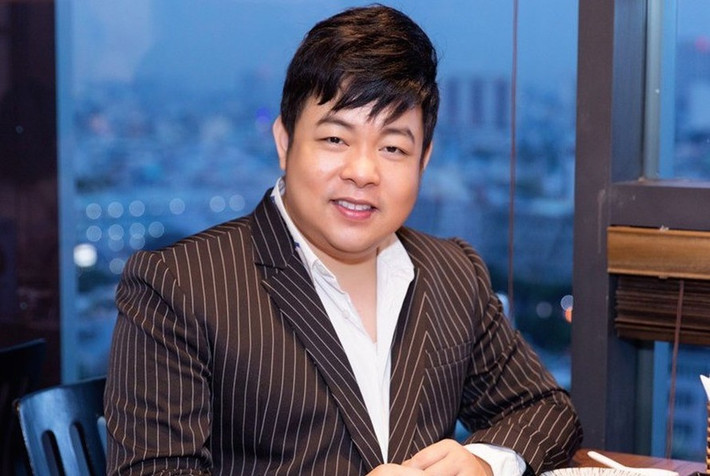 Quang Lê từng có thời điểm nặng tới 100 kg, gương mặt nọng cằm cùng vòng hai lớn.