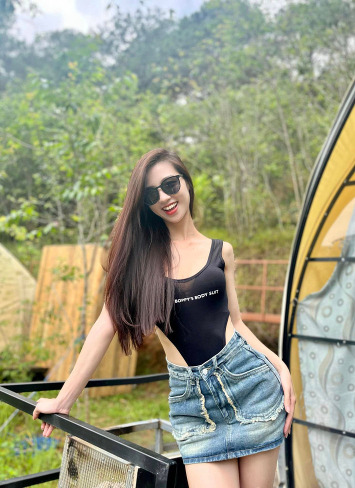 Video chia sẻ câu chuyện Tú Trinh từng bị gạ gẫm khiến người đẹp nhận được nhiều lời động viên cũng như lời khen trước sự bản lĩnh, nhạy bén lẫn nhan sắc.