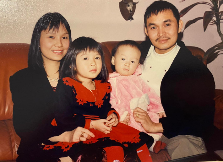 Bức ảnh gia đình Xuân Hinh được chụp cách đây hơn 20 năm.