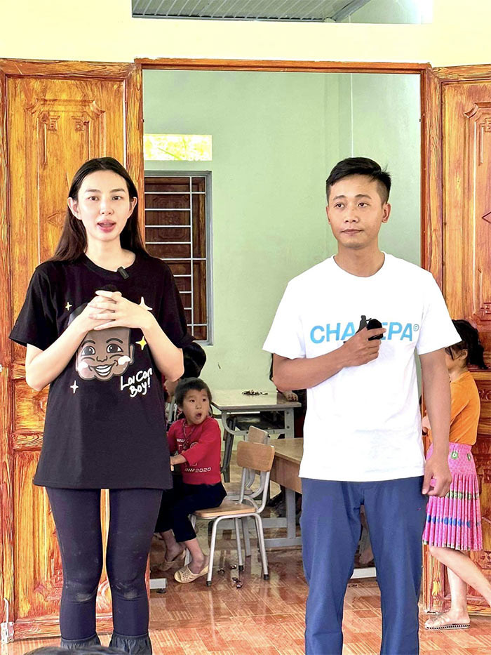 Mới đây, Thùy Tiên và Quang Linh cùng nhóm thiện nguyện lại có chuyến công tác chung tới Hà Giang.