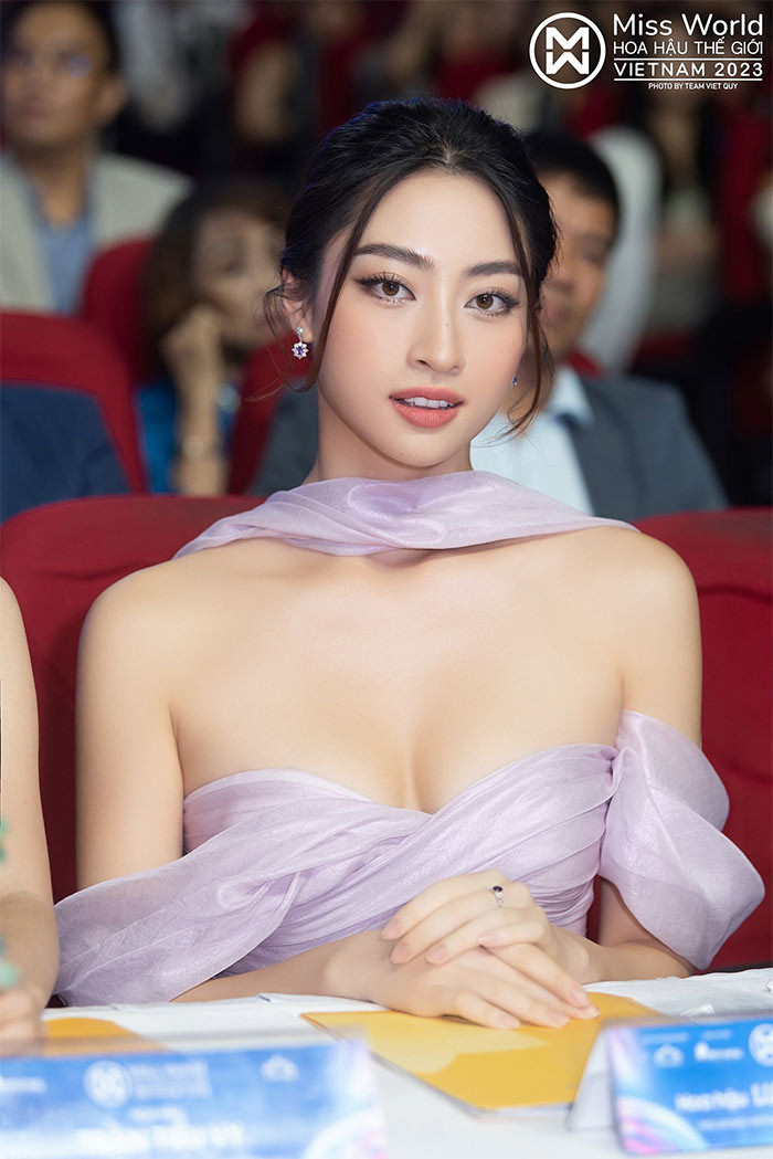 Sau đó, Lương Thùy Linh được chọn ngồi ghế ban giám khảo của cuộc thi Hoa hậu Thế giới Việt Nam.