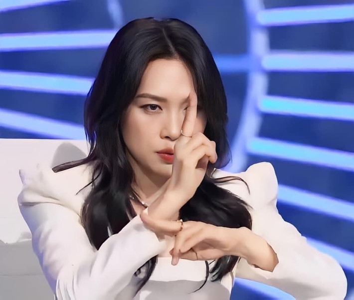 Sau tập 1 của chương Vietnam Idol 2023 lên sóng VTV3, khoảnh khắc giám khảo Mỹ Tâm nhí nhảnh, dễ thương, xinh đẹp rạng ngời khiến đông đảo người xem "phát cuồng".