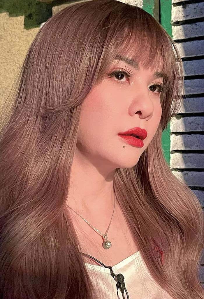 Thời gian gần đây, diện mạo của Cát Phượng nhận được nhiều lời khen ngày càng trẻ ra. Từ làn da, vóc dáng của nữ diễn viên 52 tuổi đều toát lên vẻ trẻ trung thấy rõ.