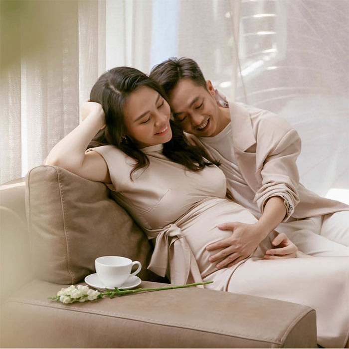 Tháng 8/2020, Đàm Thu Trang hạ sinh con gái đầu lòng, bé Suchin. Khoảnh khắc đầm ấm, hạnh phúc của họ lại càng thu hút sự quan tâm của công chúng.