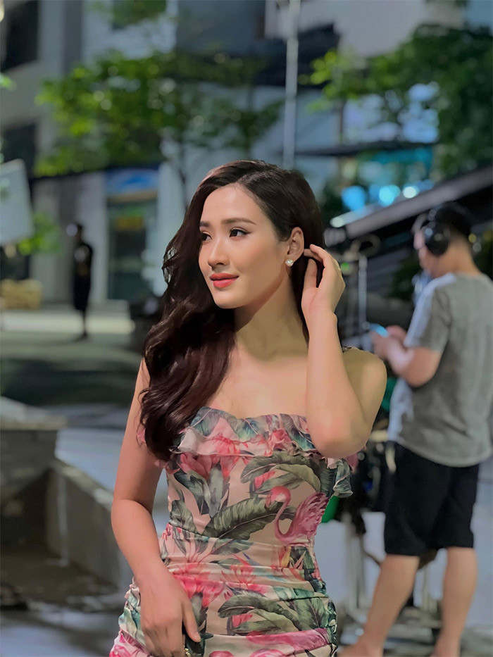 Phương Anh chia sẻ, mới đầu cô dè chừng không dám nhận vai vì ở phần đầu phim, Nhung lại là "tiểu tam". Tuy nhiên, theo tiết lộ của đạo diễn Mai Hiền, nhân vật Nhung sẽ không xấu hoàn toàn mà cũng có những nỗi niềm riêng.