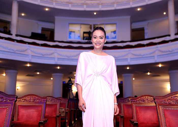 Diễn viên, đạo diễn Hồng Ánh xuất hiện trang nhã trong sự kiện Lễ trao giải Cống hiến 2023 diễn ra tối 30/3.