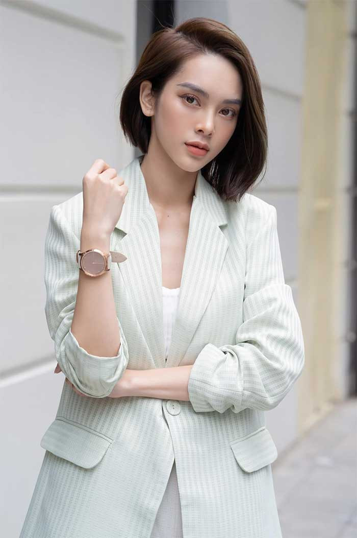 Chia sẻ trong chương trình Lời tự sự, diễn viên Quỳnh Lương cho biết thu nhập hàng tháng từ công việc người mẫu ảnh của cô khá cao, có thể lên tới hàng trăm triệu/tháng, nhưng đó là vào mùa cao điểm, còn bình thường thì không nhiều như mọi người nghĩ.