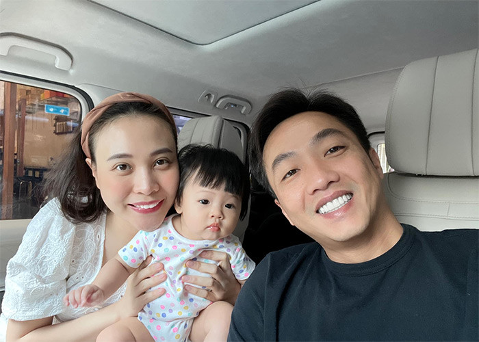 Sinh ra trong gia đình giàu có nên từ lúc chào đời, Suchin được coi là em bé "ngậm thìa vàng".