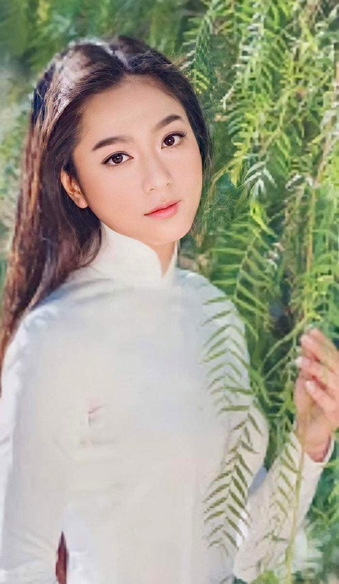 Ngày 10/9, trên trang cá nhân, nữ ca sĩ Hà Thanh Xuân khẳng định cô đã chia tay với "vua cá Koi" Thắng Ngô sau hơn một năm đám cưới.