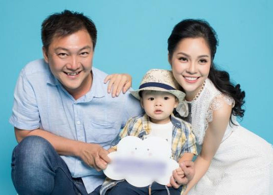 Năm 2018, Dương Cẩm Lynh ly hôn với chồng, nhà sản xuất phim Phạm Việt Anh Khoa sau hai năm chung sống và có một con trai chung. Theo chia sẻ của nữ diễn viên sinh năm 1982, lý do cô và chồng ly hôn là vì tính cách khác biệt, nảy sinh nhiều mâu thuẫn khi chung sống. (Ảnh: NLD)