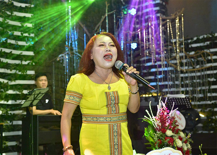 Sau một thời gian về quê, sức khỏe của giọng ca "Ly cà phê Ban Mê" dần cải thiện hơn. Chị bắt đầu trở lại với các sân khấu ca nhạc. "Bây giờ tôi sống với huyết áp, tiểu đường, thấp khớp... cân nặng chỉ còn có 50kg. Tôi khỏe lên là nhờ được hát lại và tập thể dục đều", Siu tâm sự với Tiền Phong.