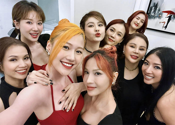 Các sự kiện quan trọng của Uyển Ân luôn có sự xuất hiện, cổ vũ của chị dâu Hari Won.