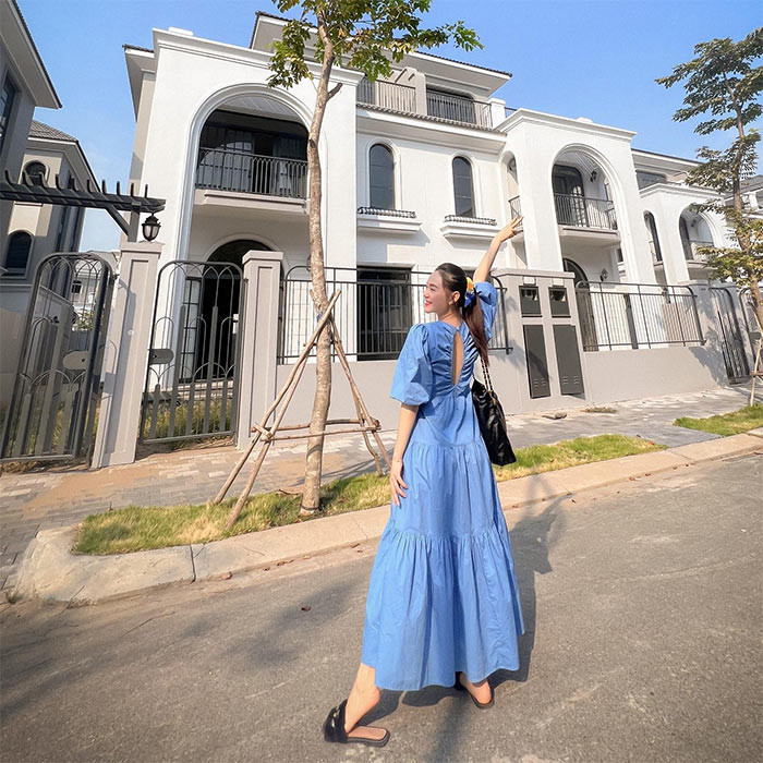 Mới đây, trên trang Facebook cá nhân, Minh Hằng khoe vừa tậu thêm 2 căn nhà sau khi công khai tin vui sắp lên chức mẹ.