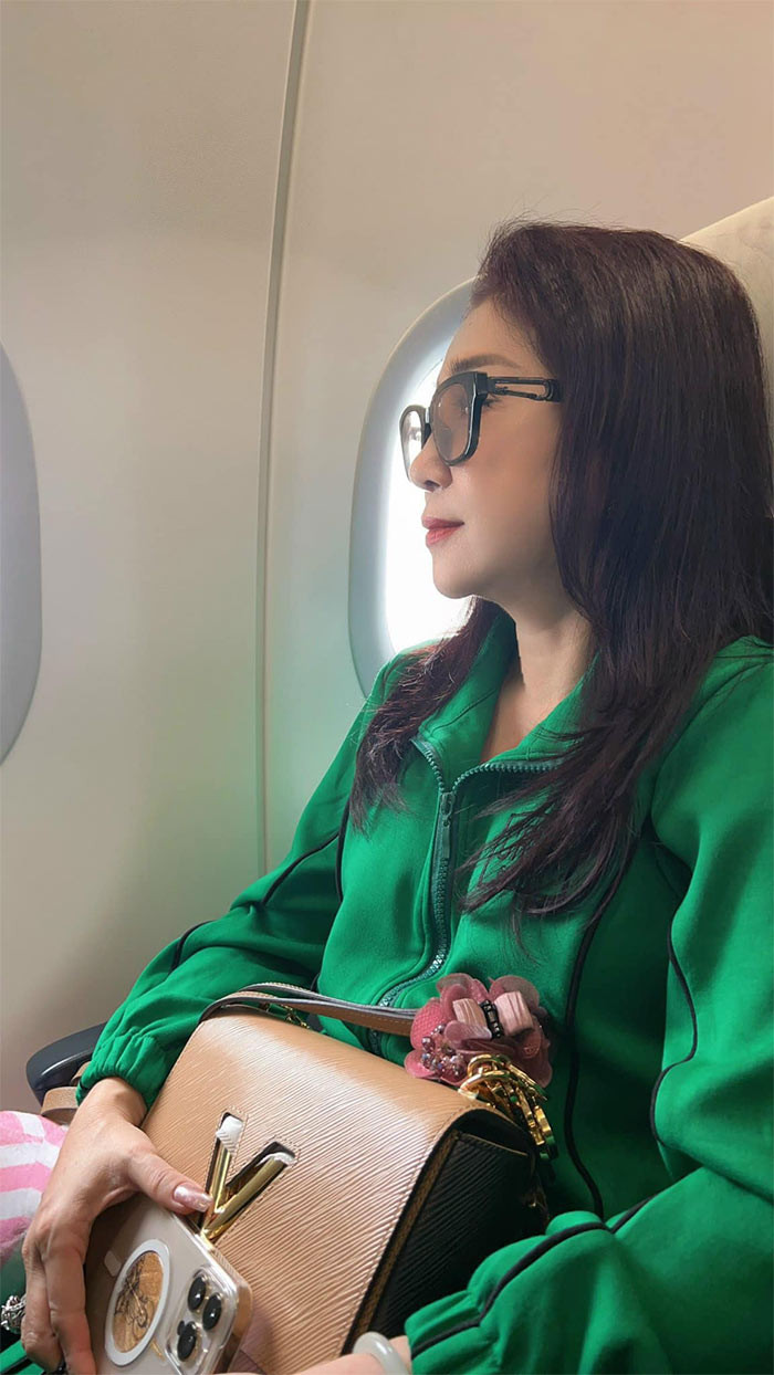 Hôn nhân đầu tan vỡ, cô trải qua 2 lần đính hôn vẫn không nên duyên vợ chồng.