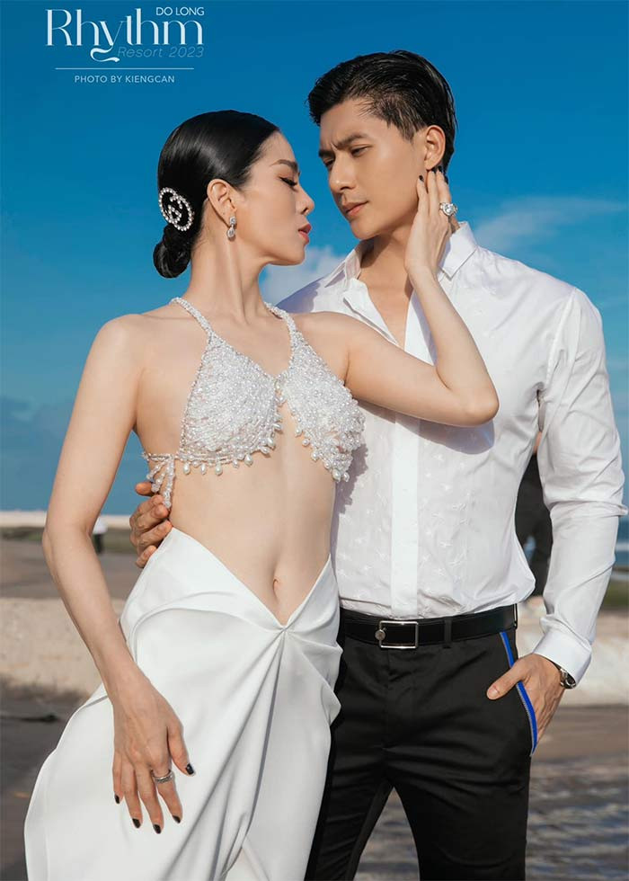 Vóc dáng, khuôn mặt của Lệ Quyên khi sánh đôi với người yêu kém 12 tuổi không hề khiến mọi người thấy có sự chênh lệch tuổi tác.