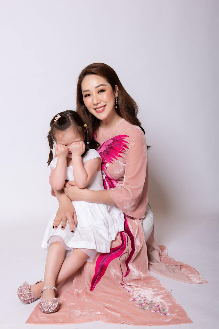 Dù không hoạt động trong lĩnh vực nghệ thuật nhưng Hoa hậu Ngô Phương Lan vẫn nhận được nhiều sự quan tâm của người hâm mộ.