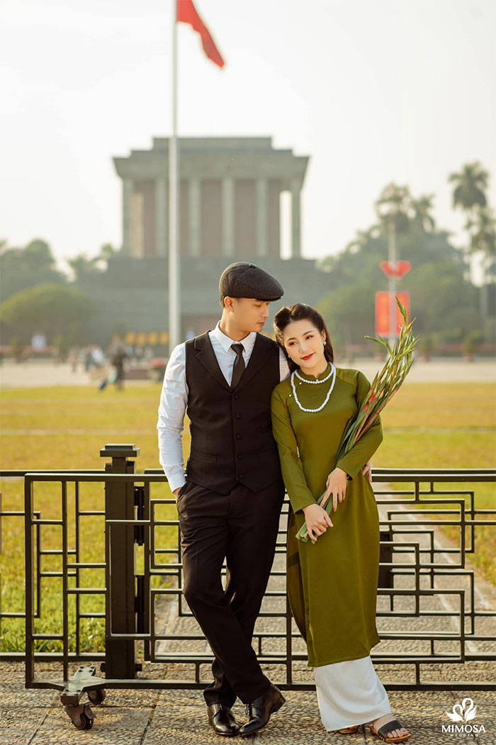 Duy Hưng kết hôn với Nguyễn Huyền, sinh năm 1995. Cô là diễn viên đóng phim sitcom và phim hài mạng.