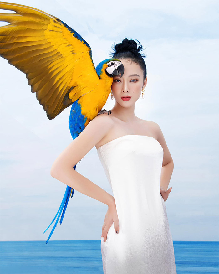 Nữ diễn viên "Mùi ngò gai" đã nỗ lực giảm cân trong vòng 2 tháng qua nên body nhẹ nhàng và mảnh mai thấy rõ.
