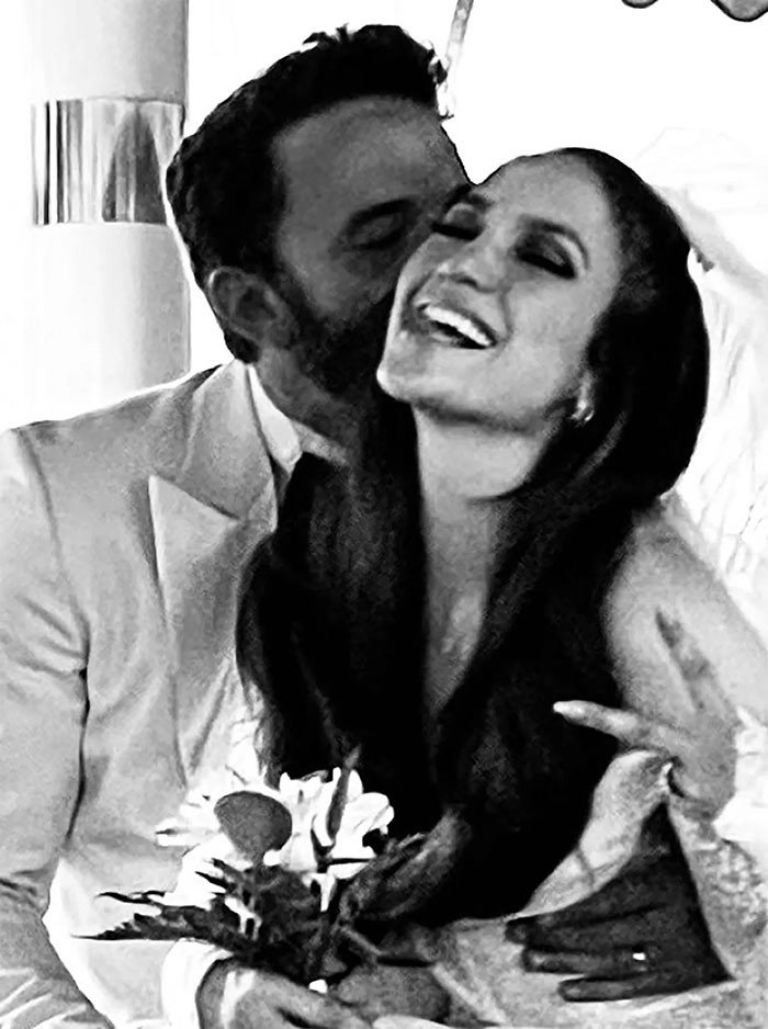 Ngày 16/7/2022, Jennifer Lopez và Ben Affleck tổ chức đám cưới. (Ảnh: On The Jlo)