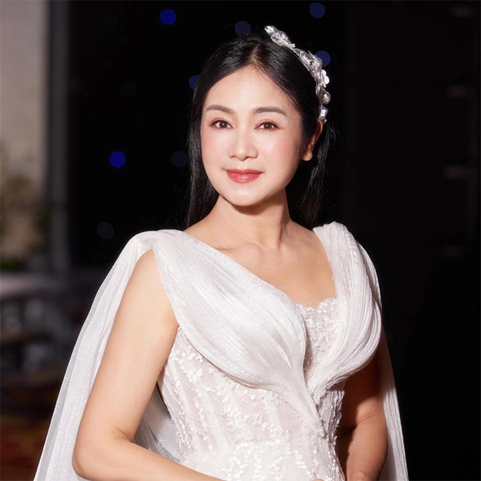 Ở Thu Hà luôn toát lên vẻ đẹp trang nhã, thanh lịch, đài các.