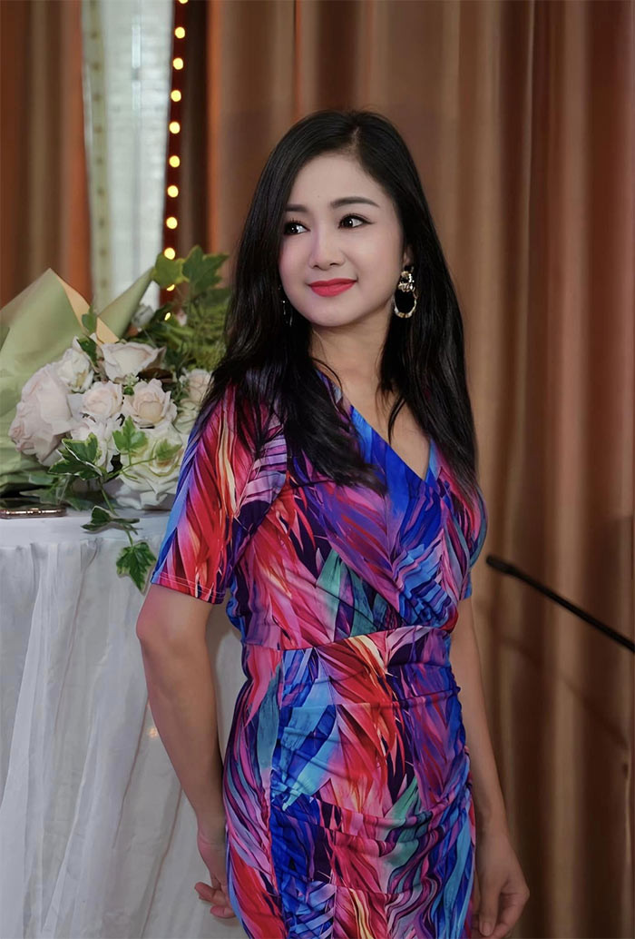 Từng là nhan sắc gây thương nhớ một thời của màn ảnh Việt những năm 90, giờ đây dù đã ở tuổi 54, NSND Thu Hà vẫn trẻ xinh gây ngỡ ngàng.