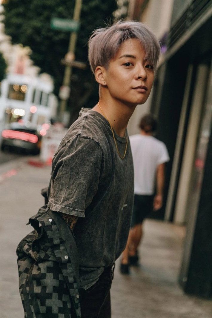 Với ngoại hình tomboy, khi ở Mỹ, nhiều khi cô bị mọi người nhầm là nam giới. (Ảnh: Korea Times)