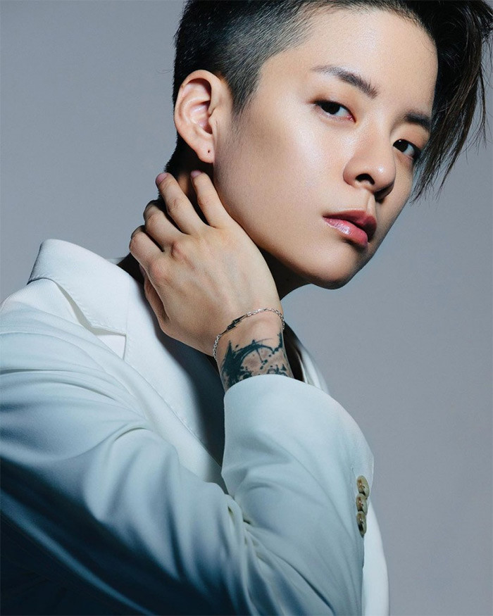 Amber là thành viên của nhóm nhạc f(x). Amber debut với tư cách là ca sĩ solo vào tháng 2/2015 khi phát hành mini-album "Beautiful". (Ảnh: Instagram)