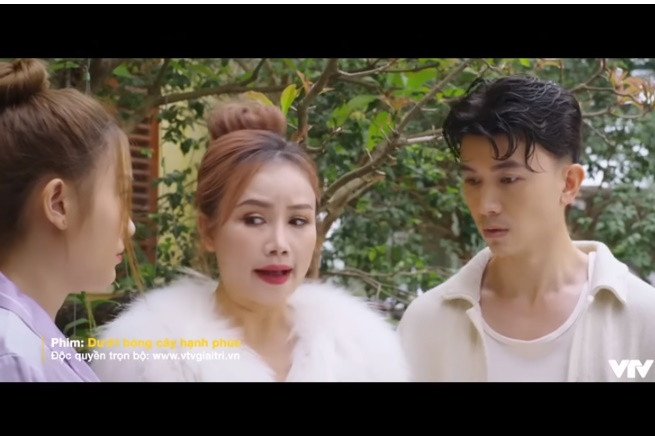 Diễn viên Hoàng Yến đảm nhận vai mẹ của Tuyết (Kiều My) - con dâu út của ông Công (NSND Quốc Trị) trong phim "Dưới bóng cây hạnh phúc". Ảnh cắt clip.