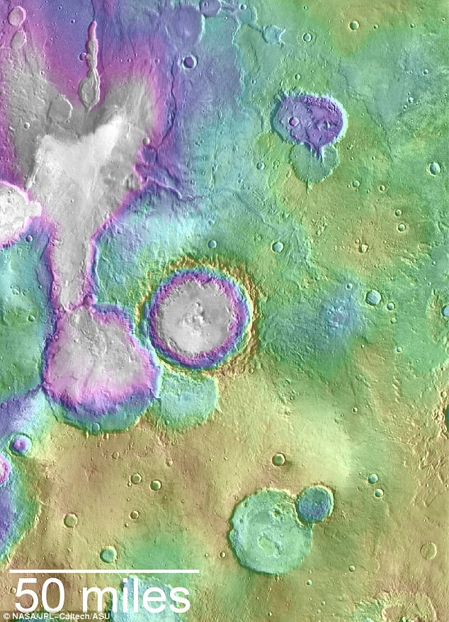 Theo đó, phân tích kết quả dữ liệu tổng hợp từ Mars Global Surveyor của NASA và Cơ quan Vũ trụ châu Âu Mars Express cho thấy có khoảng 22 miệng hố nhỏ có thể từng là suối hoặc hồ chứa nước dồi dào trên sao Hỏa cách đây khoảng 4 tỷ năm trước.