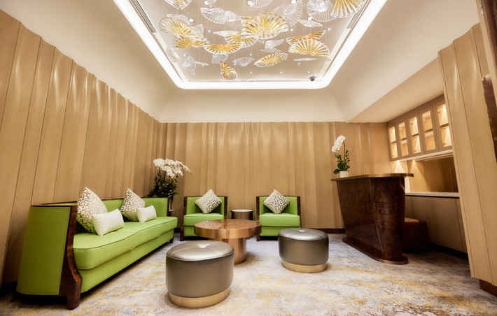 Phòng tiếp khách VIP trên các tầng, có không gian riêng, bao quát được toàn cảnh sân khấu.