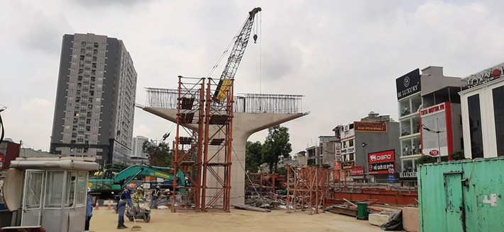 Dự án cầu cạn Mai Dịch-Nam Thăng Long có tổng mức đầu tư 5.343 tỷ đồng đã lộ rõ hình hài tuyến đường. (Ảnh: Việt Hùng/Vietnam+)