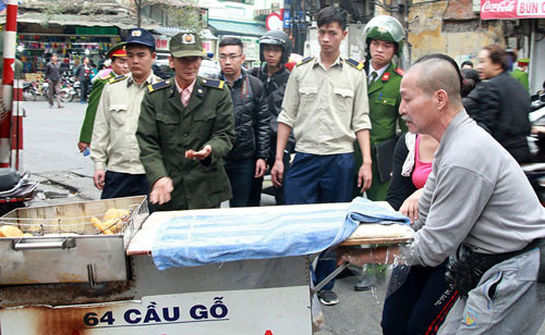 Bí thư Thành ủy Hà Nội Hoàng Trung Hải cho biết chính quyền sẽ lưu ý về việc xử lý, không làm theo phong trào mà cần phải làm thường xuyên, phải gắn với văn hóa người dân thủ đô. Ngoài ra, còn có Hải Phòng, Đà Nẵng cũng đã ra quân thực hiện việc giành lại vỉa hè.