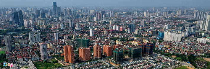 Trong vài năm qua, các tòa nhà chung cư mọc như nấm tại nhiều tuyến đường trung tâm ở Hà Nội và TP.HCM.