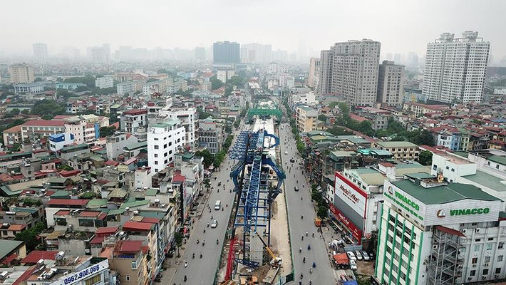 Đến thời điểm này, nhà đầu tư Tập đoàn Vingroup đã triển khai thi công 7 gói thầu tại hiện trường. Trong đó, gói thầu XL-04 thi công đường điện bị ảnh hưởng trong quá trình thi công tại cầu sông Lừ (đường Trường Chinh) và gói thầu XL04 -VĐ2 di dời đường điện 110kV tại cầu Mai Động đã cơ bản hoàn thành.