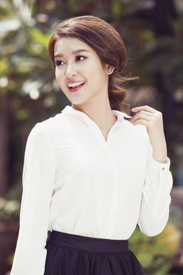 Sở hữu gương mặt trong sáng, Á hậu Huyền My gắn với phong cách thanh lịch, dịu dàng kể từ sau cuộc thi Hoa hậu Việt Nam 2014.