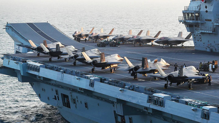 Là quốc gia đối tác cấp một của chương trình máy bay chiến đấu F-35, Anh sẽ mua 138 máy bay chiến đấu F-35B cho Không quân và Hải quân nước này, để thay thế máy bay cường kích Harrier và chiến đấu cơ Sea Harrier. Về lý thuyết, F-35B này có thể được triển khai theo phương thức hỗn hợp.
