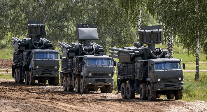 Trước đây, thông tin về khả năng xuất hiện của các tổ hợp Pantsir-S ở Donbass đã xuất hiện; tuy nhiên cho đến nay, chưa một trường hợp nào về việc sử dụng vũ khí này, chống lại bất kỳ mục tiêu trên không nào được ghi nhận.