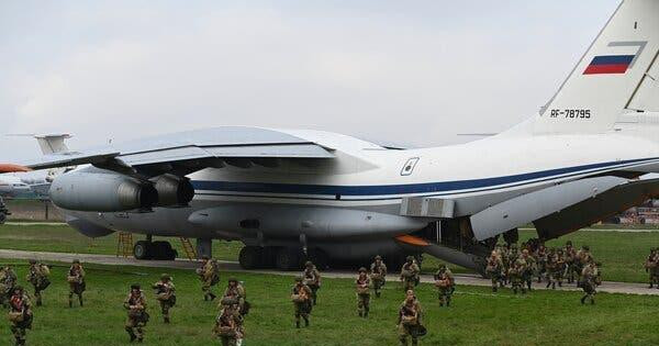 Mặc dù vậy, hiện vẫn có rất đông quân đội Nga đóng tại biên giới Nga-Ukraine. Vào giữa tháng 12, Bộ Ngoại giao Mỹ cảnh báo người Mỹ không nên đến Ukraine. Vì Nga có thể sẽ lên kế hoạch thực hiện các hành động quân sự lớn chống lại Ukraine.