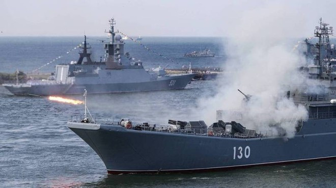 Được biết hiện nay, cả hai tàu chiến Mỹ đến Biển Đen là thuộc lãnh hải của Ukraine; tuy nhiên, một số nghi vấn được đặt ra bởi mục đích thực sự của họ là xuất hiện trong khu vực, vì Mỹ không tiết lộ thông tin này. Nguồn ảnh: Topwar.
