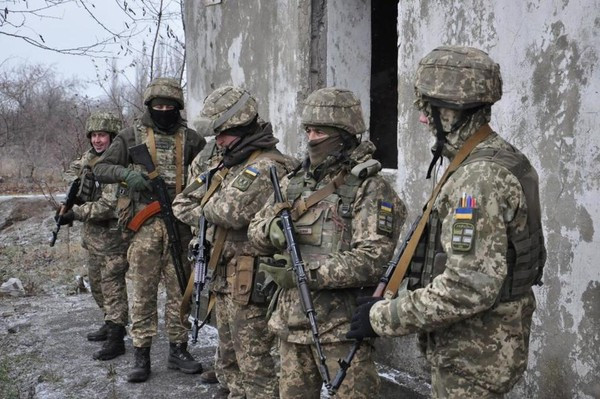 “Ngay cả khi chúng tôi cho phép tấn công Donetsk, họ cũng không thể được thực hiện trong một sớm một chiều. Quân đội Ukraine không có trang bị hay kinh nghiệm trong các trận chiến đô thị. Tuy nhiên, sự khởi đầu một chiến dịch quân sự như vậy của Quân đội Ukraine, có thể dẫn đến hoảng loạn”, chuyên gia này nhấn mạnh. Nguồn ảnh: Pinterest.
