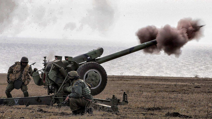 Việc tăng cường hỏa lực pháo kích, đã giúp cho lực lượng dân quân Donetsk có thể tăng cường củng cố các vị trí phòng thủ của họ và chuyển thêm xe bọc thép và pháo binh đến khu vực, chuẩn bị cho một cuộc tổng tiến công.