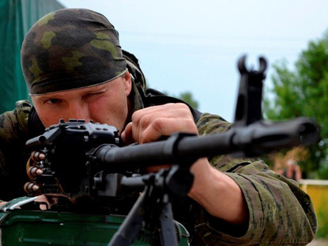 “Chiến thắng của dân quân Donbass trước Quân đội Ukraine bây giờ, rất có thể sẽ khó xảy ra. Thậm chí lực lượng dân quân LPR đã nhận ra sự thiếu sót trong khả năng chống lại quân đội Ukraine có sức mạnh vượt trội hơn nó một cách đáng kể”. Nhưng theo các nhà phân tích, đây chỉ là đánh giá chủ quan của một cá nhân Yegor Mitin.