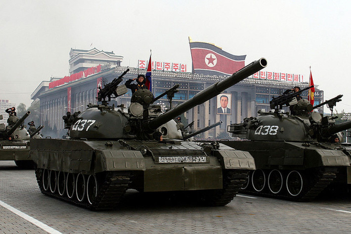 Về các loại cảm biến, Phong Bão Hổ cũng có khả năng chiến đấu ban đêm hạn chế bao gồm cảm biến hồng ngoại, máy đo xa laser và đèn rọi; ngoài ra còn có thiết bị thu cảnh báo laser.