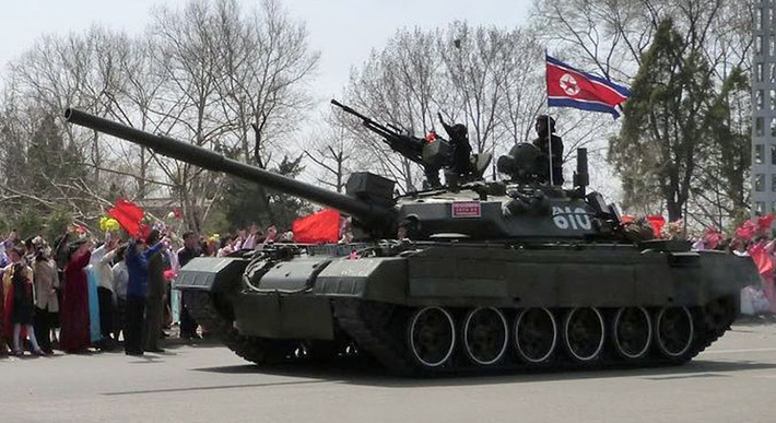 Đáng chú ý, thiết kế của xe tăng Phong Bão Hổ bắt đầu vào thời điểm Liên Xô đang phê duyệt một số chuyển giao công nghệ quốc phòng cho Bình Nhưỡng, từ máy bay chiến đấu và hệ thống phòng không đến công nghệ hạt nhân, và có khả năng Triều Tiên được hưởng lợi từ những chuyển giao này; đặc biệt là Liên Xô trước đây đã hỗ trợ chương trình xe tăng Chonma Ho.