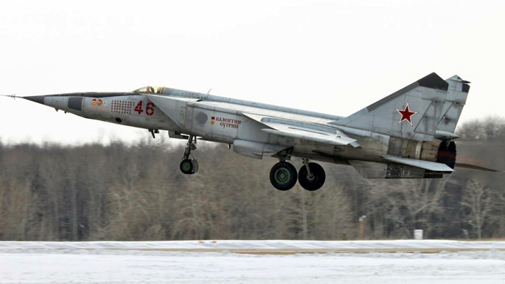 Nhưng chính việc MiG-25 xuất hiện trên bầu trời Israel vào năm 1971, đã chứng minh sức mạnh và khả năng sống sót của loại chiến đấu cơ vượt trước tầm thời gian này. Đồng thời cảnh báo sự thất vọng cho các nhà sản xuất máy bay chiến đấu phương Tây.