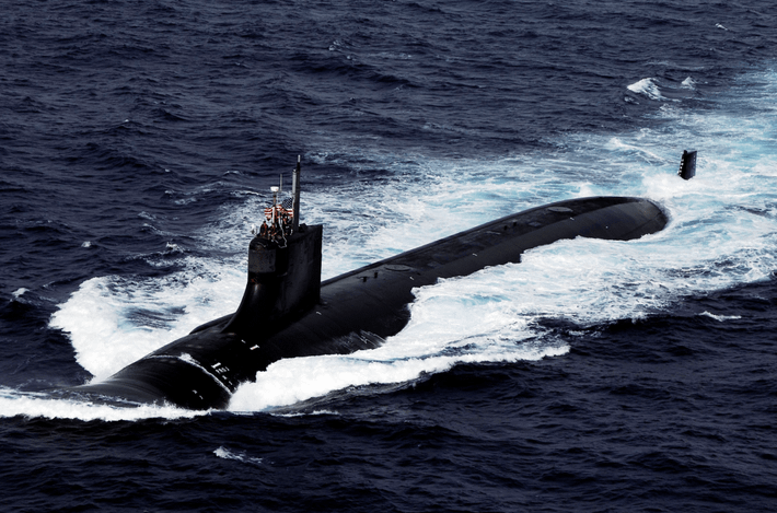 Connecticut là chiếc thứ hai trong số ba chiếc tàu ngầm hạt nhân lớp Seawolf (Sói biển) của Hải quân Mỹ. Những chiếc tàu ngầm hạt nhân này được thiết kế vào cuối Chiến tranh Lạnh và được đánh giá là những tàu ngầm lớn nhất, hiện đại nhất và cũng đắt nhất.