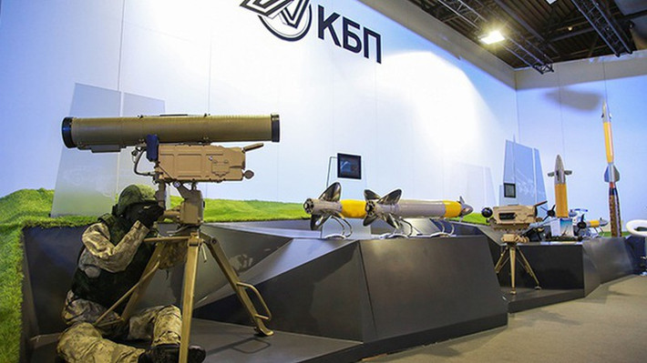 Do những khó khăn trong nước, Nga không muốn can thiệp vào tình hình ở Donbass, buộc các nước cộng hòa tự xưng và Kiev phải có một giải pháp hòa bình cho cuộc xung đột lâu dài với Kiev; nhưng trong trường hợp có mối đe dọa đối với công dân Nga hoặc biên giới Nga, Moskva sẽ phản ứng quyết liệt.